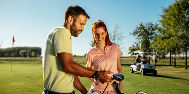 Odpočinek s polopenzí a tréninkem golfu v dosahu Beskyd i Jeseníků