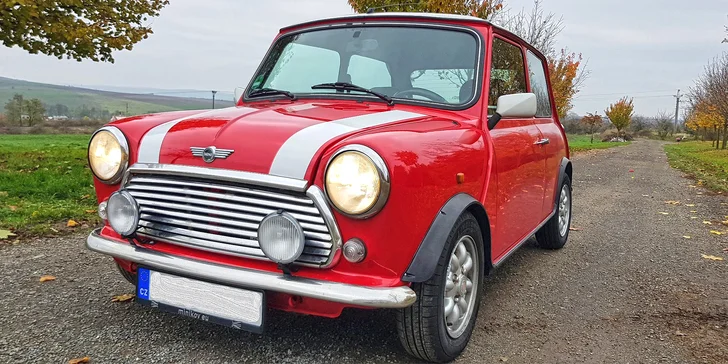 Legendární anglické auto Mini Cooper: 10, 20 i 30 min. spolujízdy nebo řízení