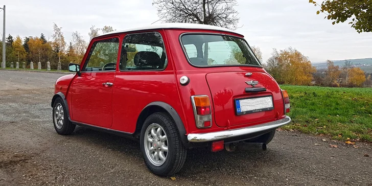 Legendární anglické auto Mini Cooper: 10, 20 i 30 min. spolujízdy nebo řízení