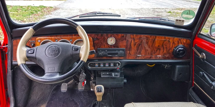 Legendární anglické auto Mini Cooper: 10, 20 i 30 min. spolujízdy nebo řízení