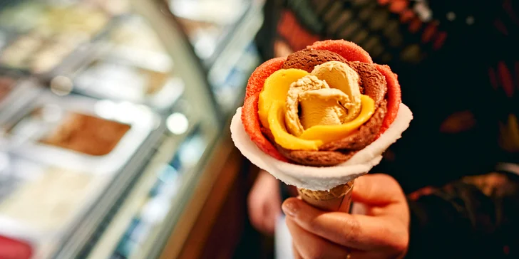 Dokonalé italské gelato Amorino: střední kornout či kelímek nebo box