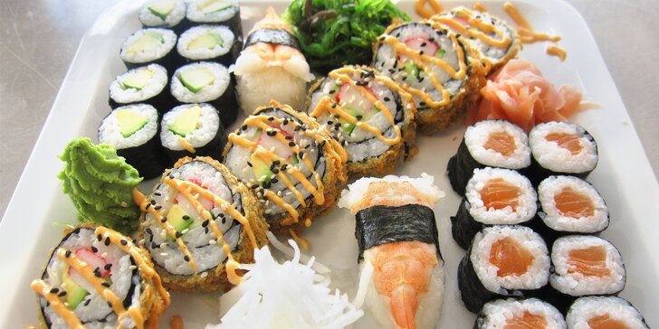 Asijská hostina: 24–52 ks sushi s lososem či krevetami nebo krabem i vegetariánský set
