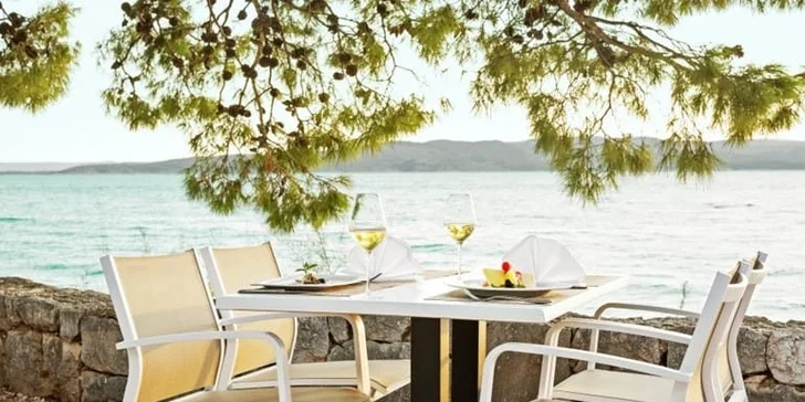 Užijte si letovisko Baška Voda - 5* hotel u pláže, vlastní doprava