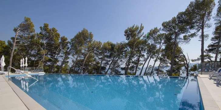 Užijte si letovisko Baška Voda - 5* hotel u pláže, vlastní doprava