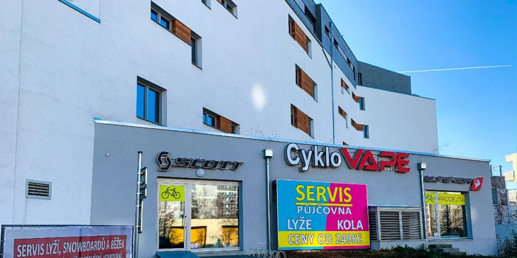 Zapůjčení lyží, lyžařských bot i sjezdových holí: dětské, juniorské i dospělé