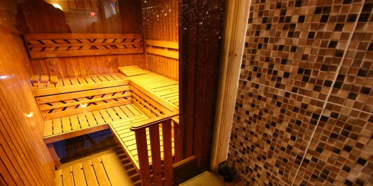Privátní relaxace pro páry i party: vířivka nebo bazén a sauna