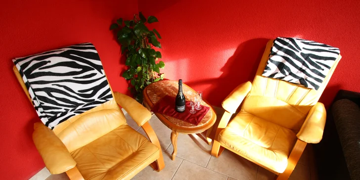 Privátní relaxace pro páry i party: vířivka nebo bazén a sauna
