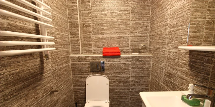 Privátní relaxace pro páry i party: vířivka nebo bazén a sauna