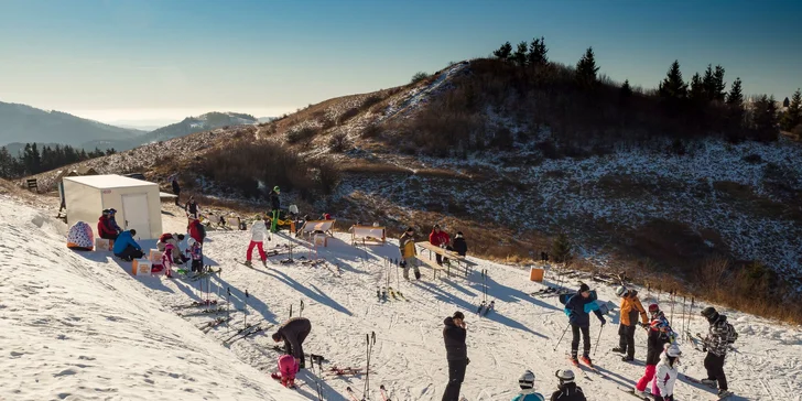 Lyžovačka ve všední dny: skipasy do slovenského střediska pro děti i dospělé