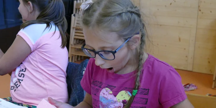 Řemeslné kurzy pro malé i velké kutily: slaměné dekorace, vlněné výrobky i třeba pyrografie
