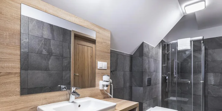 V páru nebo s rodinou do Krkonoš: krásný 5* resort s jídlem a neomezeným wellness