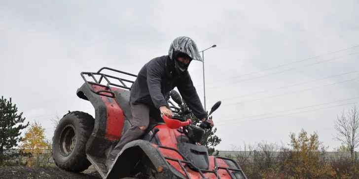 Hurá na čtyřkolky: 30 minut jízdy pro dítě a dospělé s poukazem na paintball
