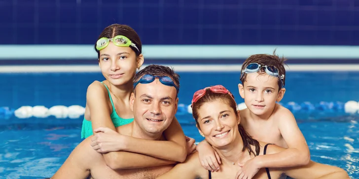 Rodinný pobyt ve sporthotelu nedaleko Prahy: snídaně, bowling nebo aquapark