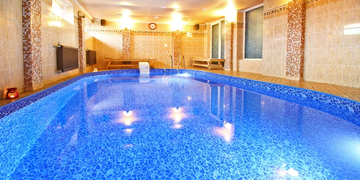 Privátní relaxace pro páry i party: vířivka nebo bazén a sauna