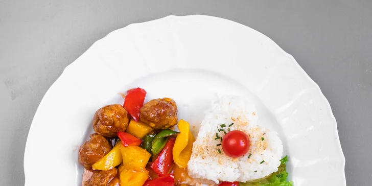 Asijské menu podle výběru s nealko nápojem případně i lahví vína