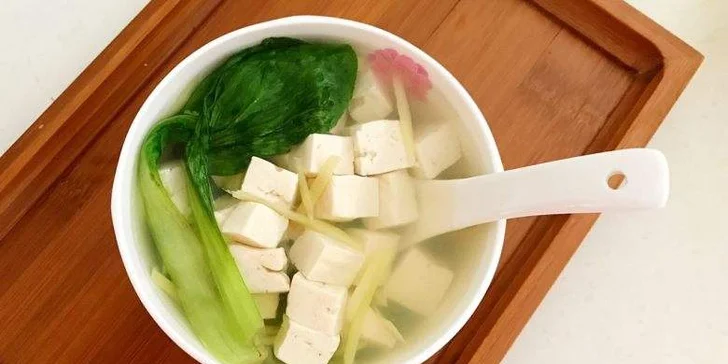 Asijské menu podle výběru s nealko nápojem případně i lahví vína