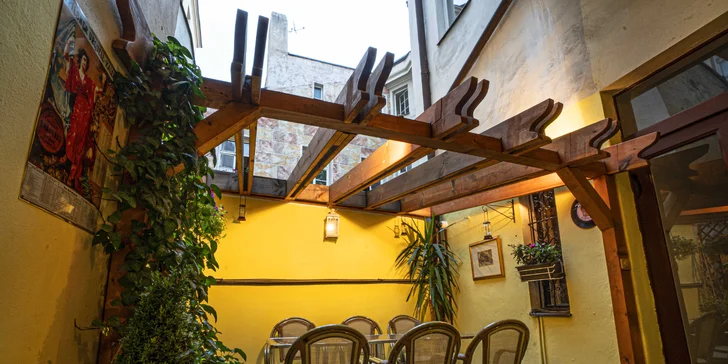 Asijské menu podle výběru s nealko nápojem případně i lahví vína