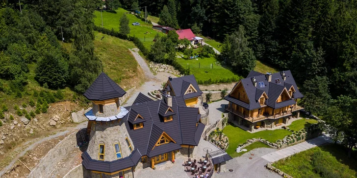 5* resort v polských Beskydech: pobyt až pro 4 osoby se snídaní, wellness a bazénem