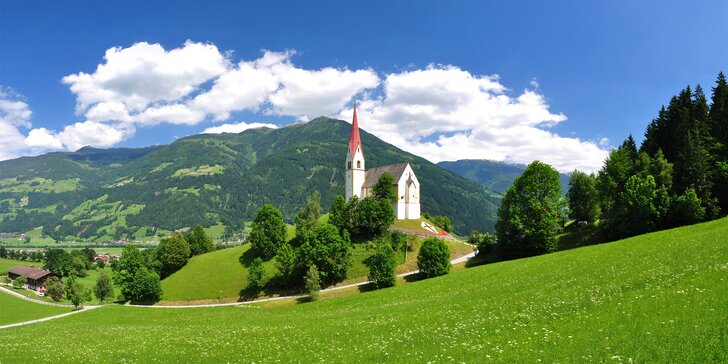 S rodinou do rakouských hor: 2–5 nocí, polopenze i neomezený wellness a pobyt až pro 3 děti do 8,9 let zdarma