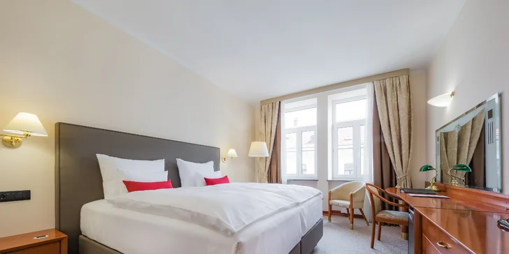 Luxusní pobyt ve Slovinsku: secesní hotel v centru Lublaně, snídaně a neomezeně bazén i sauny