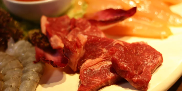 Ugrilujte si korejské BBQ: mořské plody, hovězí, kuřecí i vepřové, zelenina a příloha