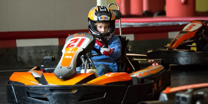 Dětská škola kartingu pro malé jezdce i jezdkyně: základní znalosti jízdy na motokárách