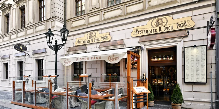 Česká hostina: poctivá gulášovka, koleno na pivu nebo žebra, lívanečky i degustační pivní plato