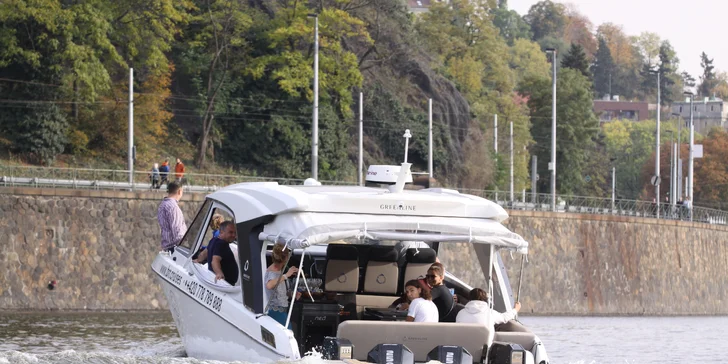 Veřejná nebo privátní vyhlídková plavba luxusní jachtou vč. občerstvení