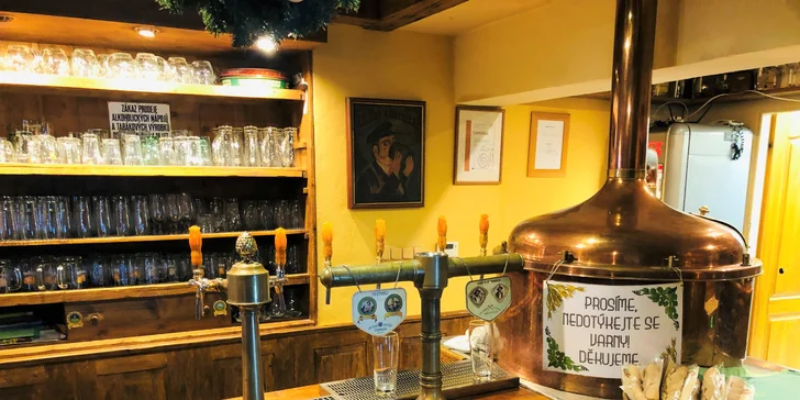 Pohoštění v pivovaru Štramberk: domácí pivovarská paštika, pečené koleno a pivo k tomu pro 1 i pro 2