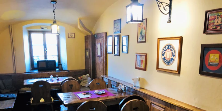 Pohoštění v pivovaru Štramberk: domácí pivovarská paštika, pečené koleno a pivo k tomu pro 1 i pro 2