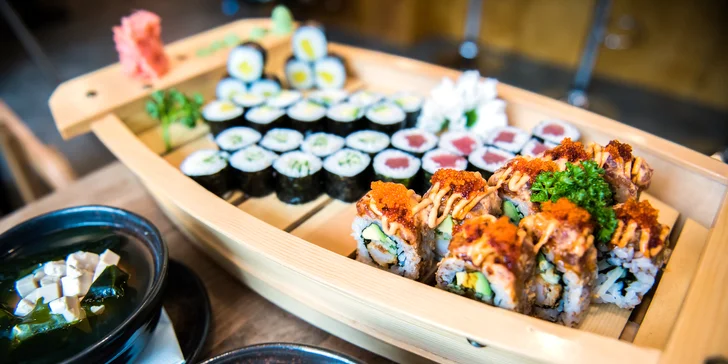 Pochutnejte si na asijských specialitách: otevřený voucher do sushi baru v hodnotě 500 nebo 1000 Kč