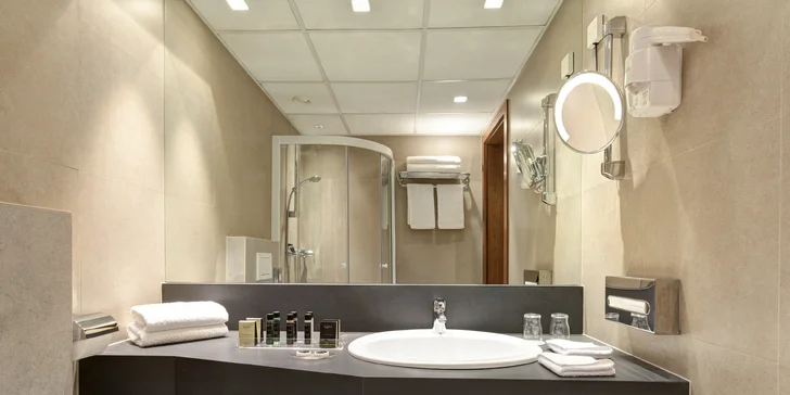 Luxusní pobyt ve Slovinsku: secesní hotel v centru Lublaně, snídaně a neomezeně bazén i sauny