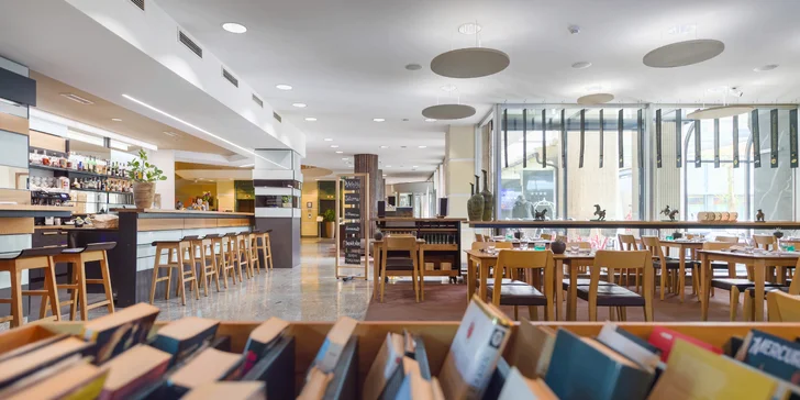 Luxusní pobyt ve Slovinsku: secesní hotel v centru Lublaně, snídaně a neomezeně bazén i sauny