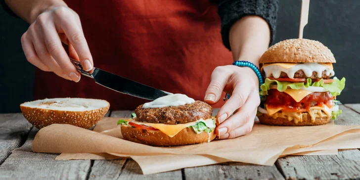 Nedělní kulinářský kurz pod vedením 3 kuchařek: Jak na dokonalý domácí burger