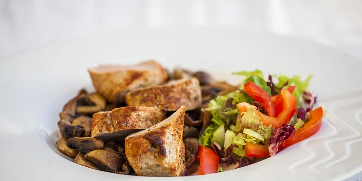 Menu pro dva: lososové carpaccio a filírovaná vepřová panenka či steak z krkovice