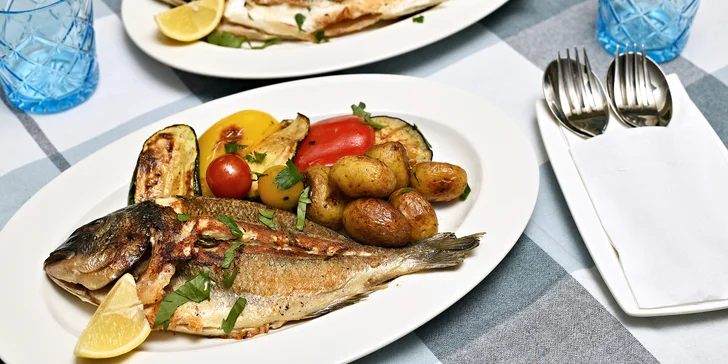 Pestré degustační menu pro dva: grilovaný mořský vlk nebo pražma a další chody i s láhví prosecca
