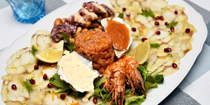 Pestré degustační menu pro dva: grilovaný mořský vlk nebo pražma a další chody i s láhví prosecca