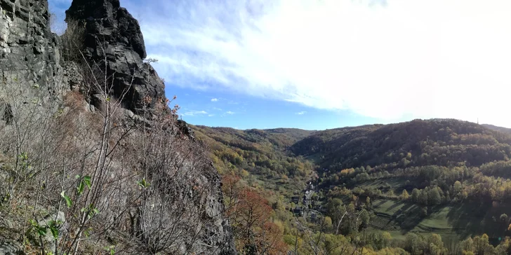 Via Ferrata pro začátečníky: zajištěná stěna na Vrabinci u Těchlovic pro rodiny a skupiny