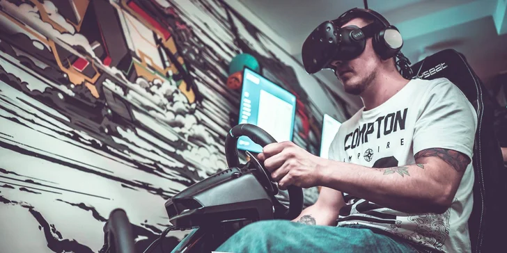 Realita Gaming Bar: zajeďte si hodinu na herních stanicích sami nebo ve dvou
