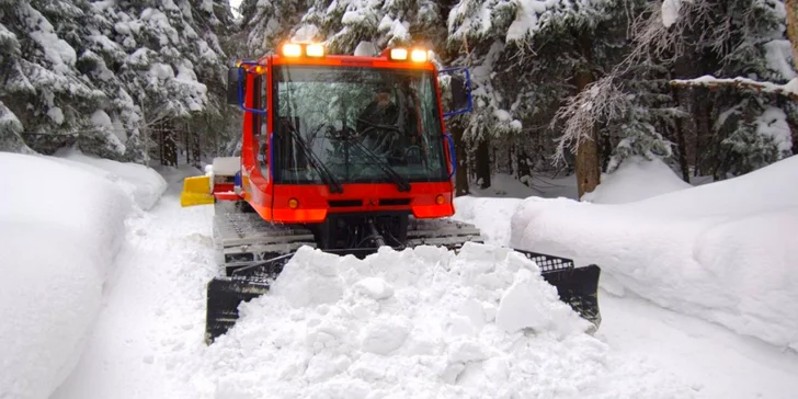 Zážitková jízda rolbou pro malé i velké: upravte dětský ski park nebo sáňkařskou dráhu