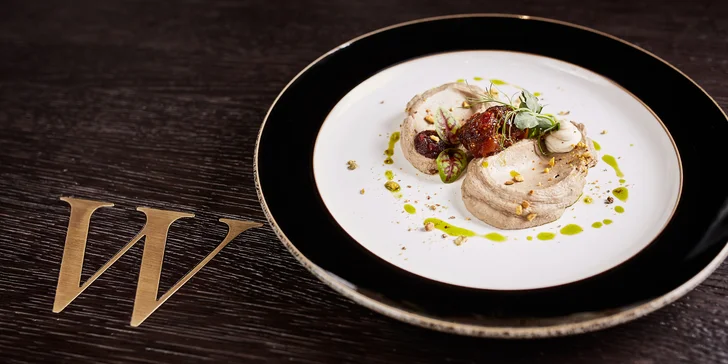 Whiskey Restaurant, Bar & Museum: 3chodové menu s lososem či hovězím steakem