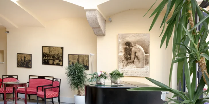 Pobyt v historickém centru Prahy: elegantní hotel se snídaní a plavbou po Vltavě