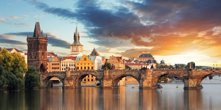 Pobyt v historickém centru Prahy: elegantní hotel se snídaní a plavbou po Vltavě