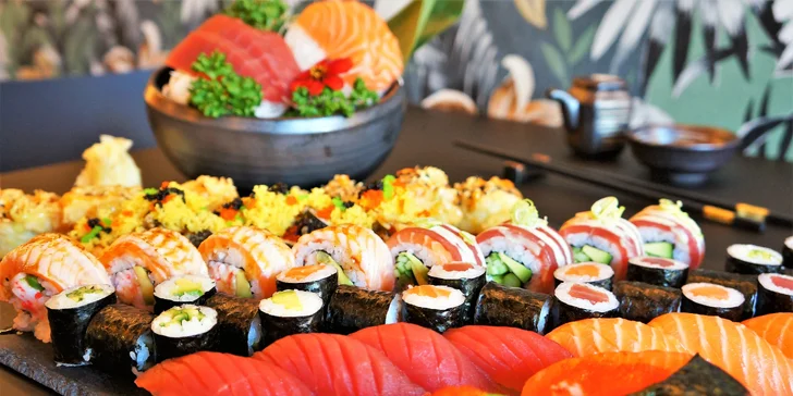 Set 26 nebo 63 ks sushi s avokádem, lososem, tuňákem i okurkou