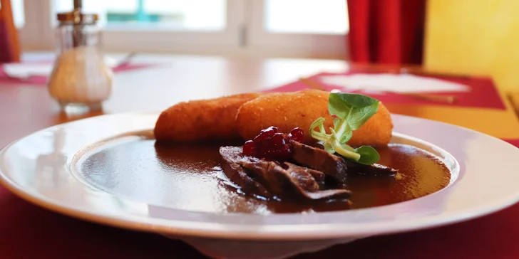 Zvěřinové degustační menu: 5 chodů s vinným párováním a hudebním doprovodem
