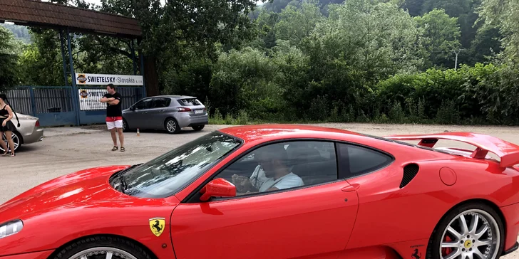 3–5 kol na technické trati v autě podle výběru: Mustang, Dodge, Nissan, Lamborghini i Ferrari