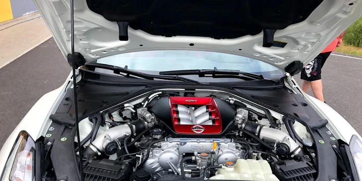 3–5 kol na technické trati v autě podle výběru: Mustang, Dodge, Nissan, Lamborghini i Ferrari
