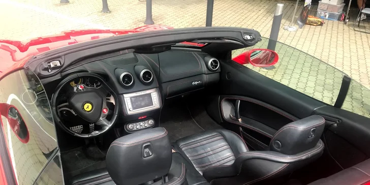 3–5 kol na technické trati v autě podle výběru: Mustang, Dodge, Nissan, Lamborghini i Ferrari