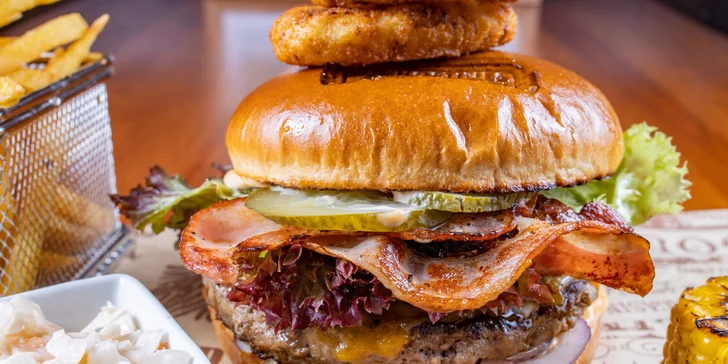 Pořádná hostina: cheeseburger menu nebo degustační menu pro 2 osoby