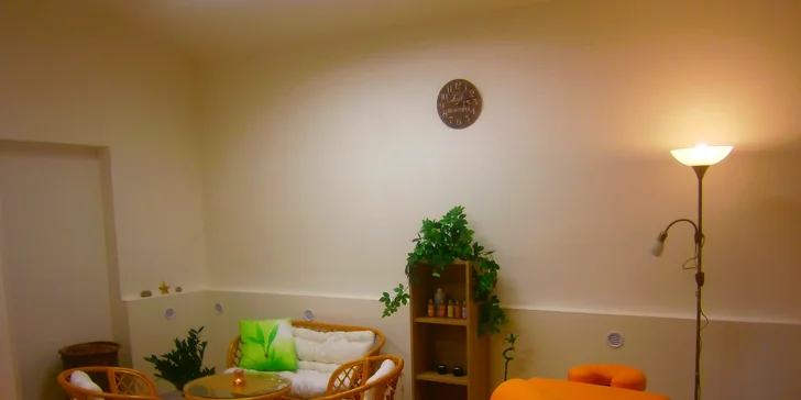Konopná masáž zad, krku, paží i šíje a reflexologie chodidel
